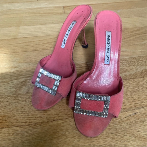 Manolo Blahnik coral crystal mules heels - Picture 9 of 9